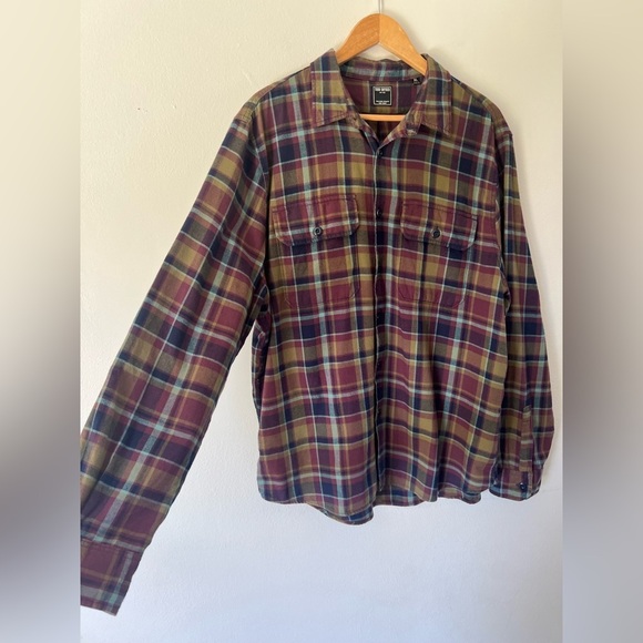 Todd Snyder Cotton Maroon Full Button Plaid Flannel Size XL - Picture 3 of 8